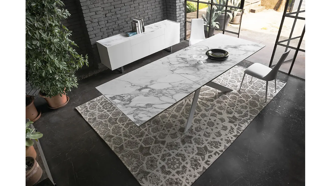 Madia Horizon in laccato di Calligaris