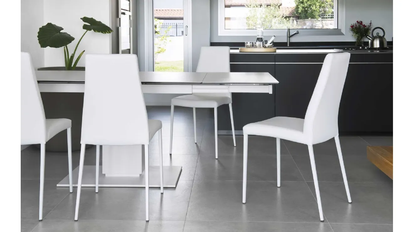 Sedia imbottita Aida di Calligaris