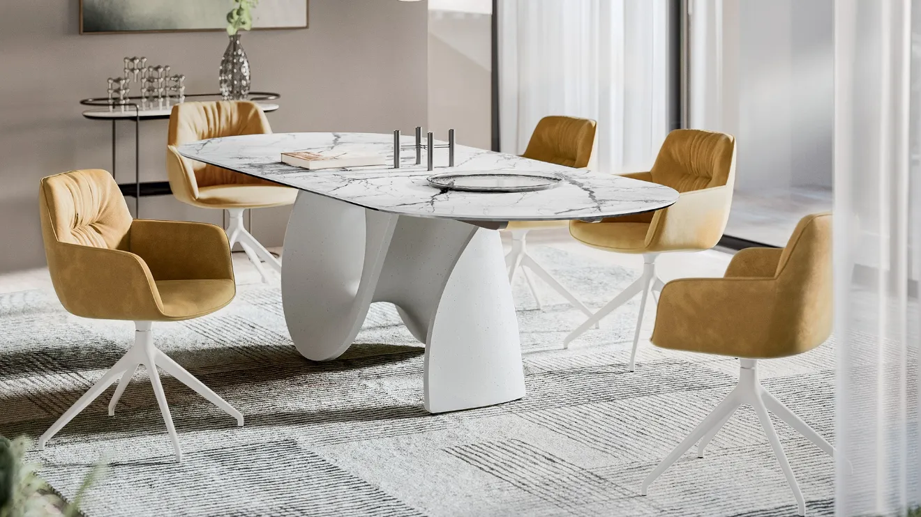 Sedia Cocoon con base girevole di Calligaris