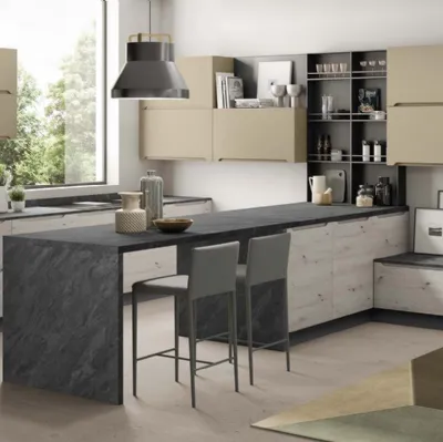 Cucina Moderna con penisola Carima finitura Rovere nodato chiaro e Nocciola opaco di Evo Cucine