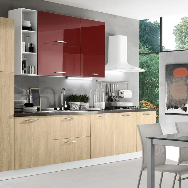 Cucina Moderna lineare Korinna in melaminico finitura Rovere Tortora e Bordeaux lucido di Evo Cucine